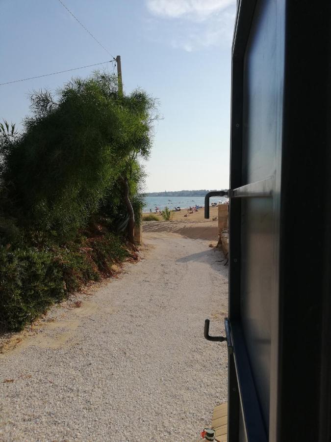 New Rooms On The Beach Pozzallo Exterior photo